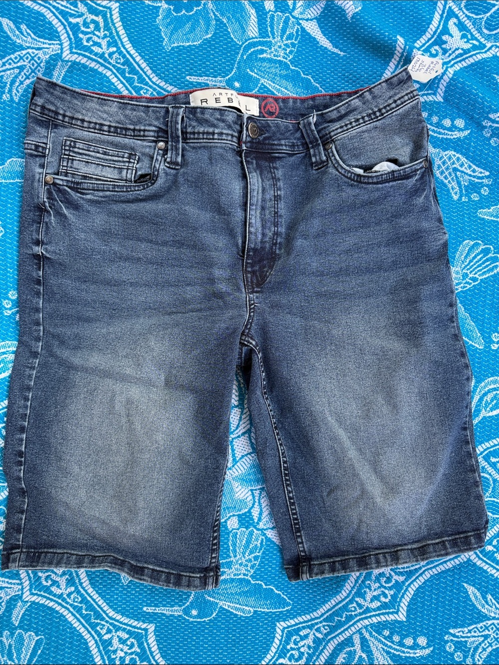 Artful Rebel Men’s Blue Wash Stretch Denim Jorts Size 36⁠